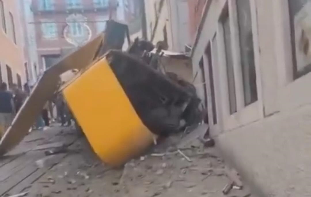 Новини світу - У Лісабоні перекинувся фунікулер: багато жертв