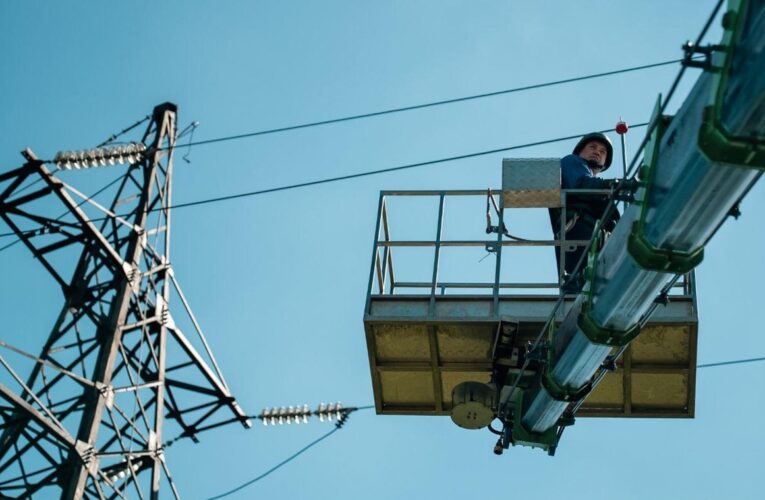 Укренерго повідомило про відключення у двох областях