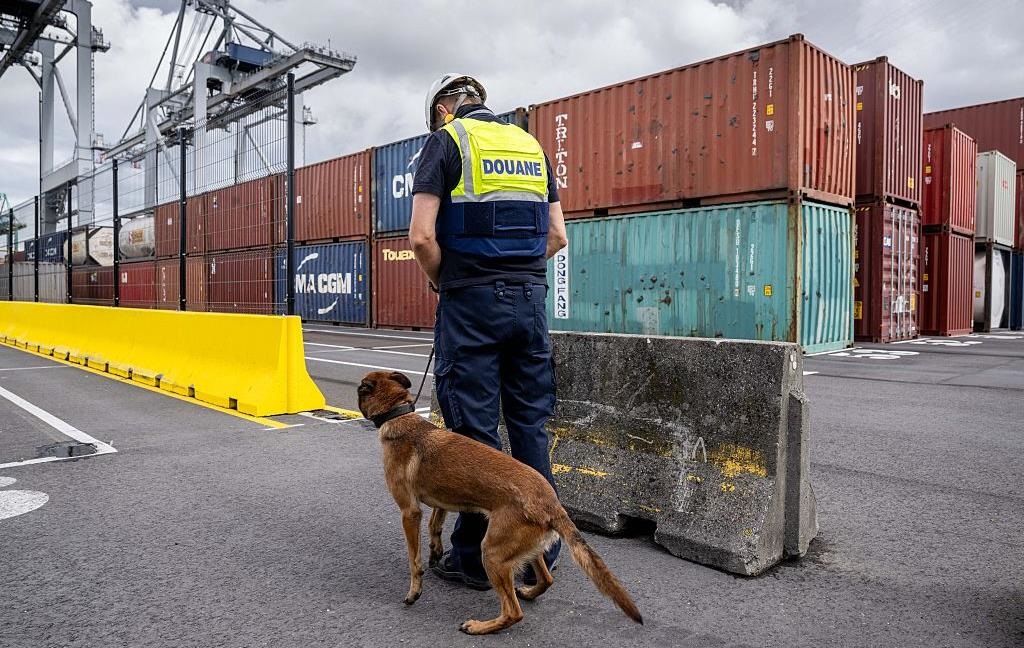 Новини світу - В порту Антверпена бельгійська поліція вилучила 1,2 тонни кокаїну