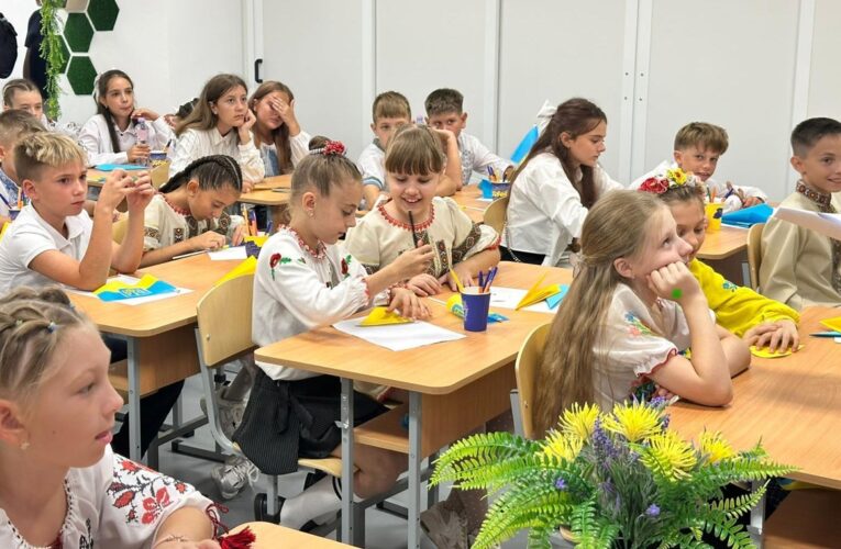 В Україні навчальний рік розпочали 3,5 млн школярів