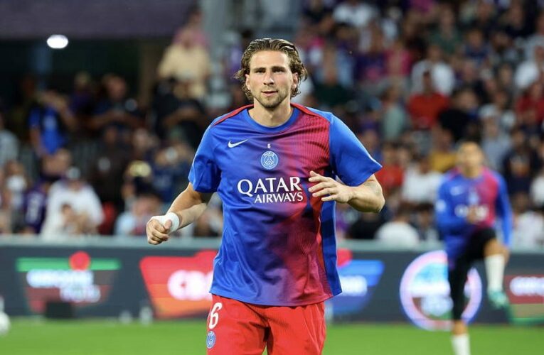 Забарний поділився своєю трійкою фаворитів на Золотий м’яч