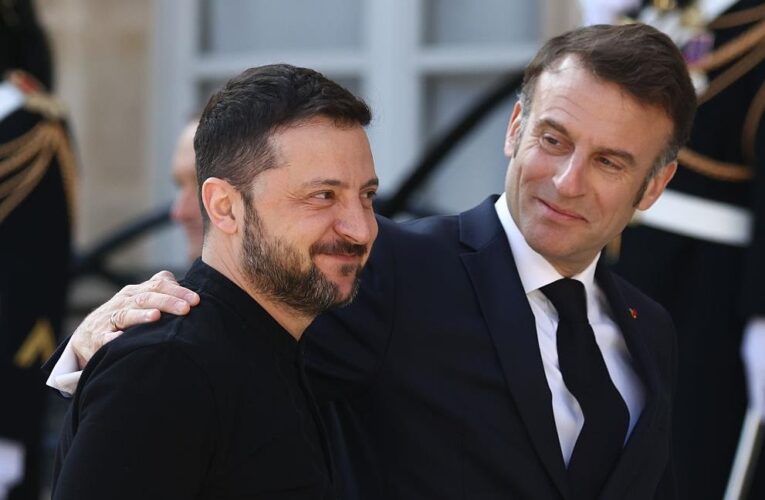 Зеленський відвідає зустріч лідерів у Парижі – ЗМІ