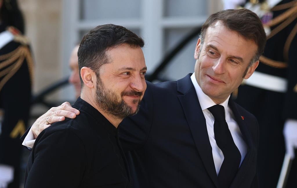 Новини України - Зеленський відвідає зустріч лідерів у Парижі - ЗМІ