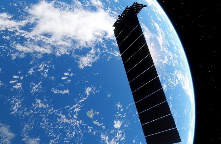 Аварія на орбіті: спутник Starlink падає з космосу