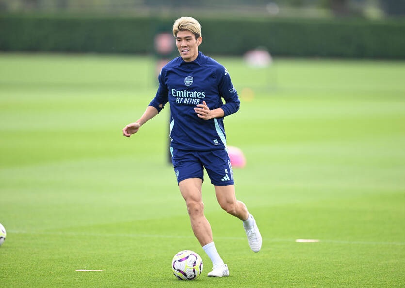 Новини спорту - Аякс досяг домовленості з колишнім захисником Арсеналу