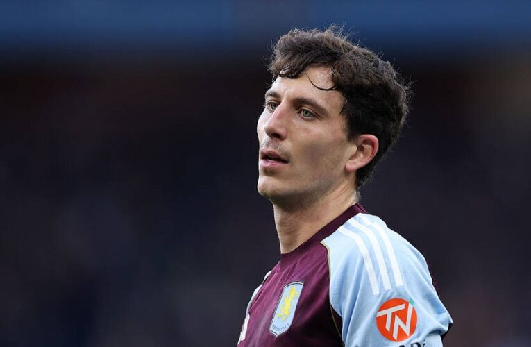 Барселона має намір повернути захисника національної збірної в Ла Лігу