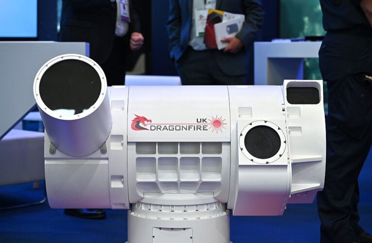 Британія інвестує &pound;20 млн у лазерну зброю проти дронів