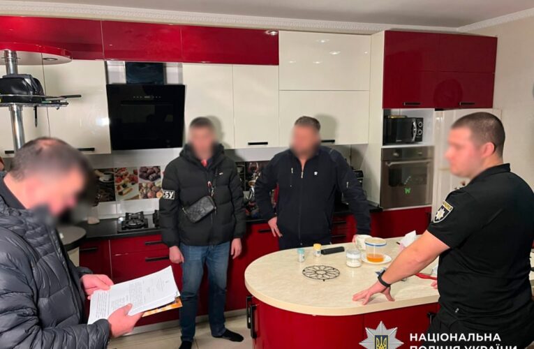 Депутат з Дніпра замість відрядження відпочивав у Греції