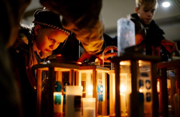 До Києва доправили Вифлеємський вогонь