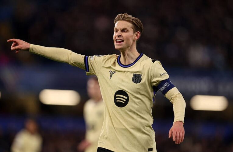 Два півзахисники Барселони знову доступні для гри