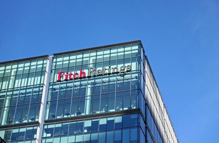 Fitch підвищив кредитний рейтинг України
