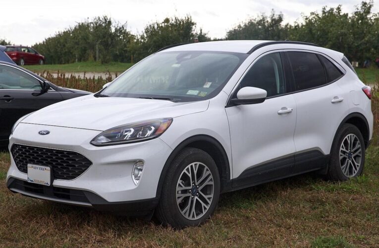 Ford знімає з виробництва кросовер Escape
