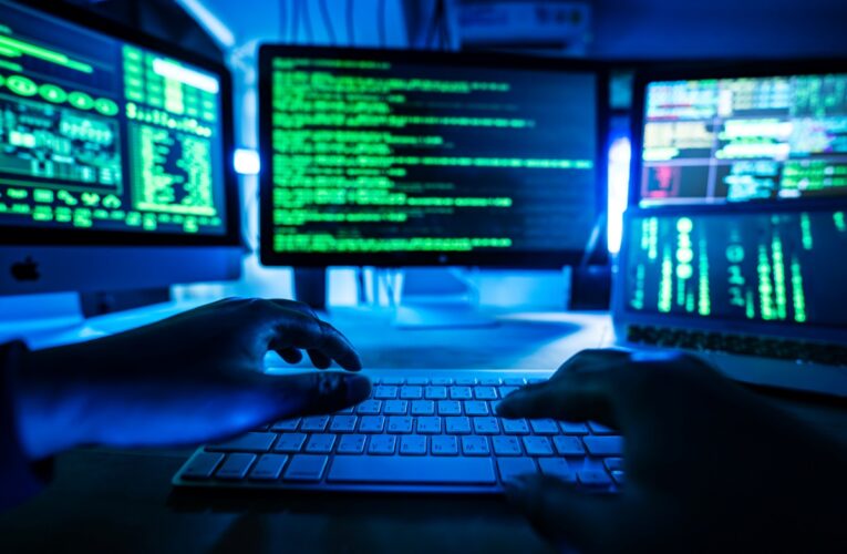 Хакери РФ паралізували роботу пошти Франції напередодні Різдва