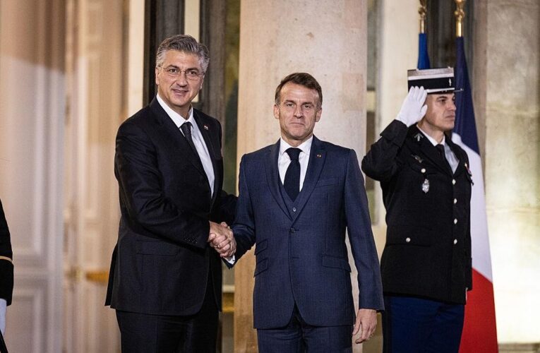 Хорватія купить у Франції гармати Caesar і модернізує літаки Rafale