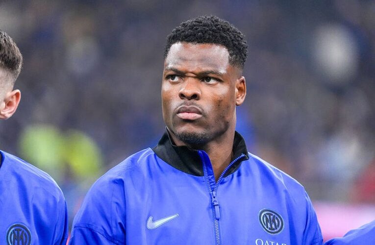 Клуби АПЛ проявляють інтерес до Дензела Дюмфріса