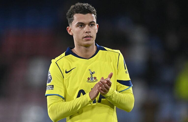 Крістал Пелес домовився про перехід досвідченого вінгера