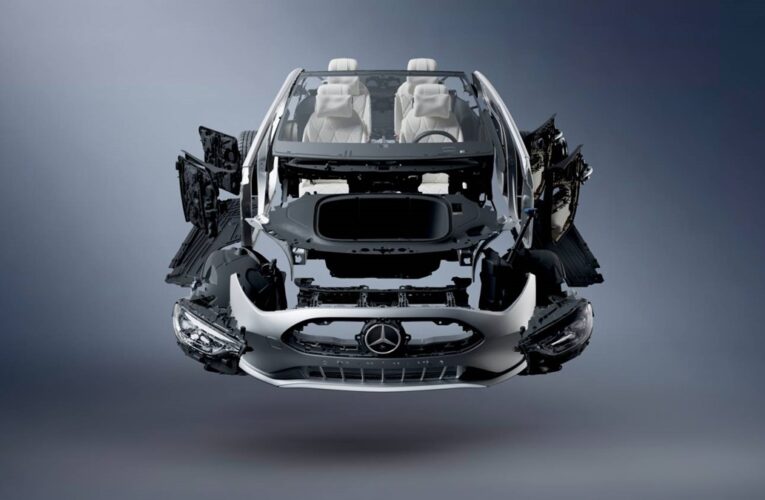 Mercedes відмовляється від клею на користь гвинтів
