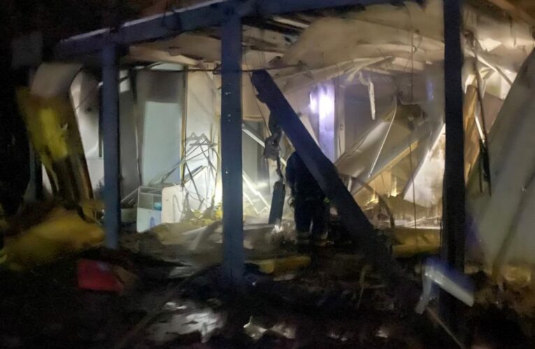 На Дніпропетровщині внаслідок обстрілу виникли пожежі, є руйнування