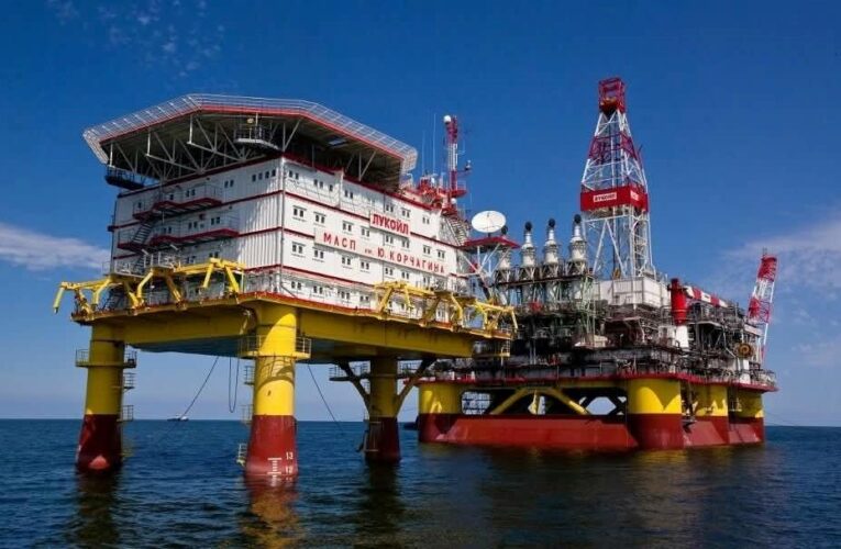 На Каспії знову уражено нафтові платформи – ЗМІ