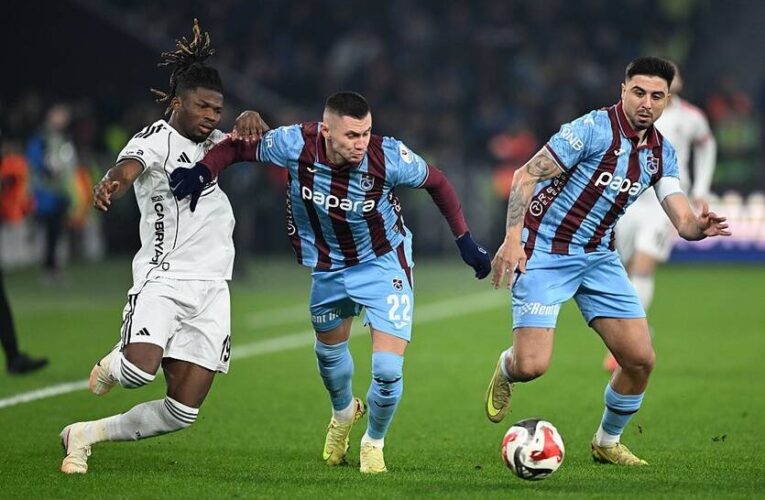 Олександр Зубков у матчі Трабзонспора з Бешикташем зробив півтори гри