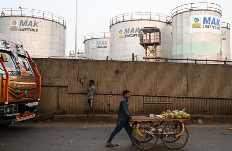 Поставки нафти з РФ в Індію впали до найнижчого рівня за три роки – ЗМІ