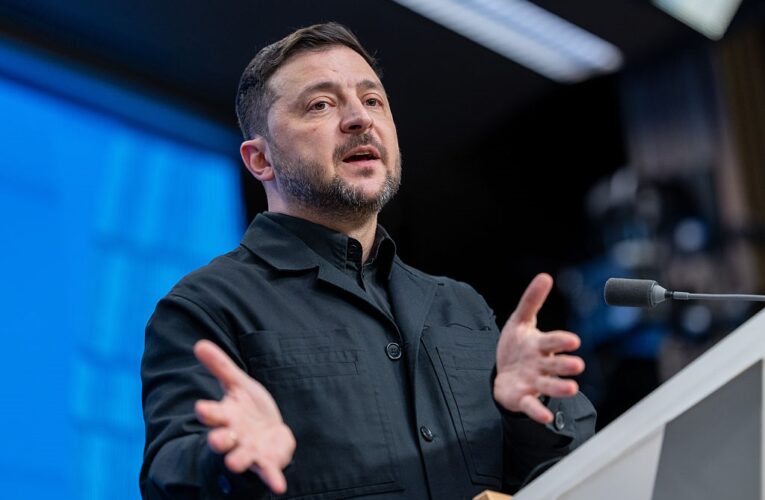 Президент назвав умову для проведення виборів