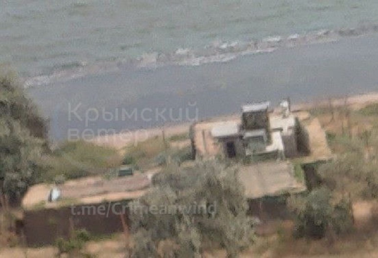 Новини України - Росіяни зводять нову лінію оборони біля суднобудівного заводу у Криму