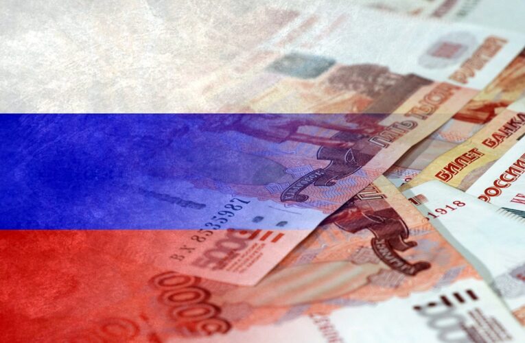 Російський уряд прогнозує дефіцит бюджету до 2042 року