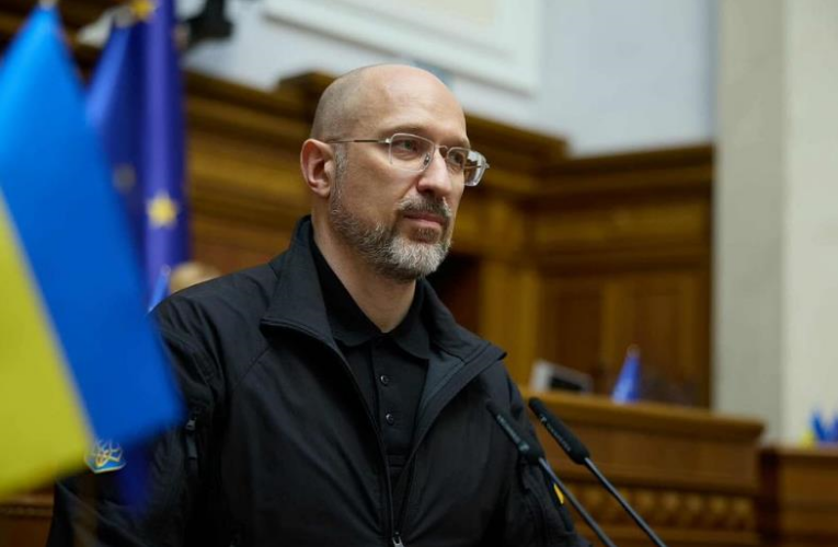 Шмигаль анонсував контракти для військових з покращеними умовами