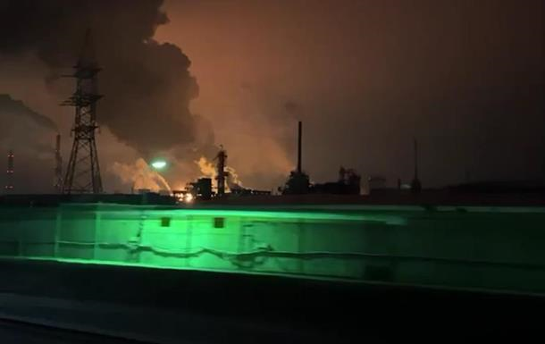 Новини світу - Сизранський НПЗ у Росії призупинив переробку нафти - ЗМІ