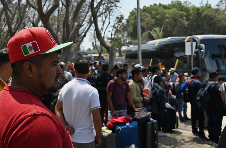 США пропонують нелегалам по 3000 доларів за “самодепортацію”