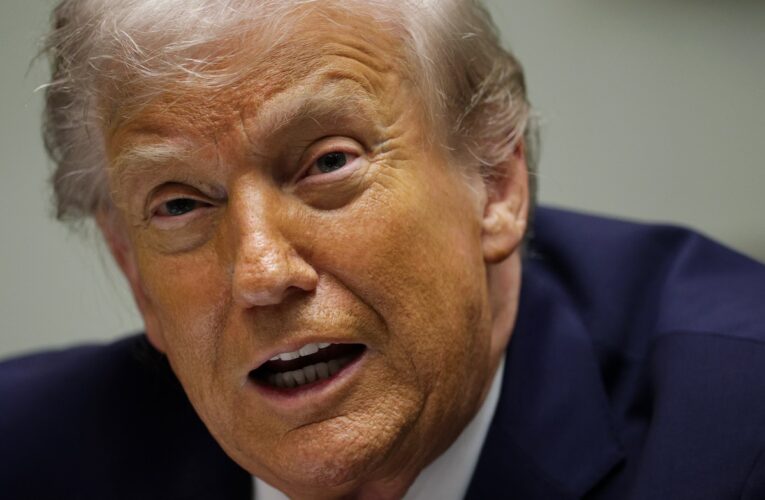 Трамп: Лише Зеленський проти мирної угоди