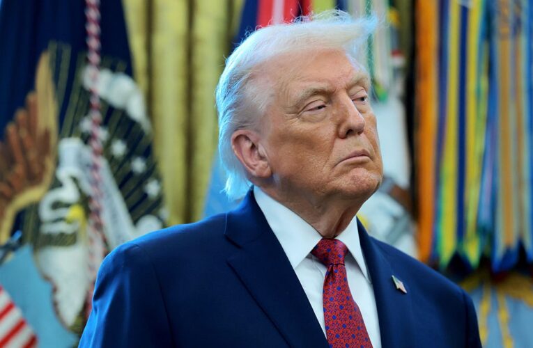 Трамп поговорив телефоном із Путіним