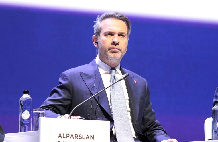 Туреччина продовжила контракти на закупівлю російського газу