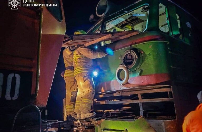 Удар по поїзду під Коростенем: БпЛА перешкоджають відновленню