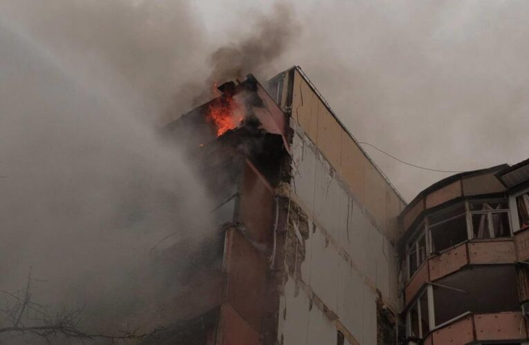 Удари по Києву: десятки поранених і загиблий