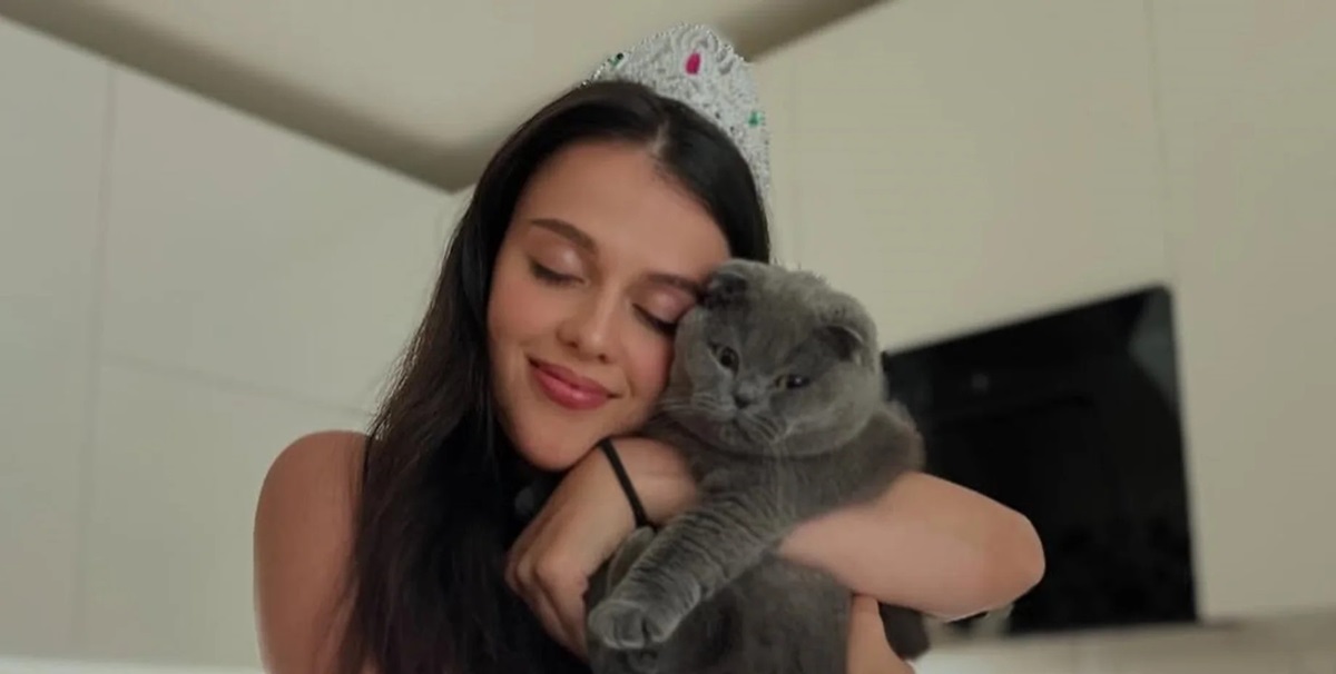 Новини культури - Українка розповіла, як заробляє її кіт