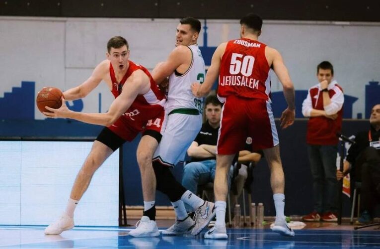 Український центровий відзначився у переможному матчі Хапоеля