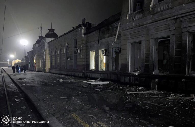 Укрзалізниця попередила про затримку низки поїздів