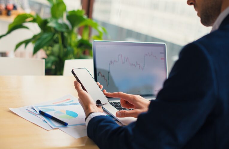 В Україні за рік закрилось 11 тис. компаній: стали відомі “довгожителі”