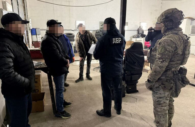 Відправляли підлеглих працювати на СТО: посадовцям в/ч оголосили підозру