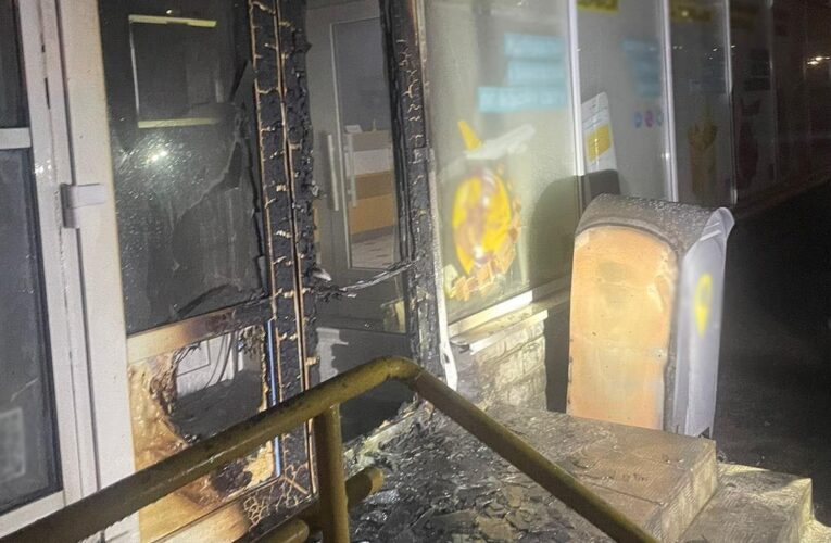“Вважав, що допоміг СБУ”: в Києві молодик підпалив відділення Укрпошти
