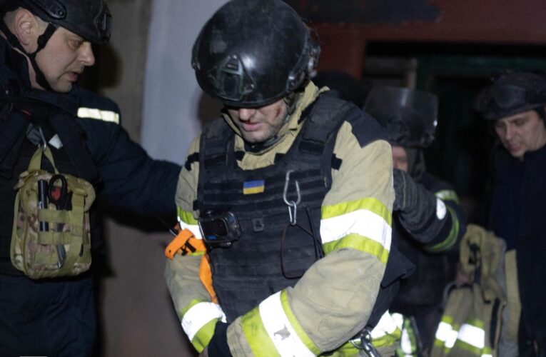 Їхали на виклик: росіяни атакували FPV-дроном рятувальників на Донеччині