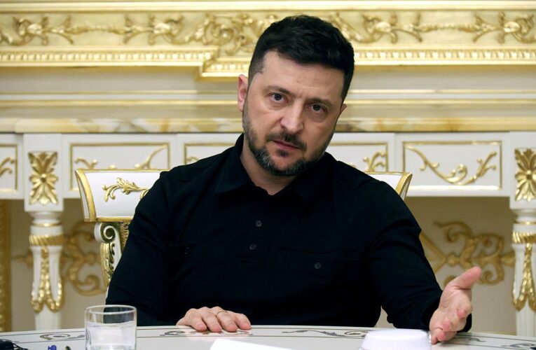 Зеленський: Є три документи стосовно мирної угоди