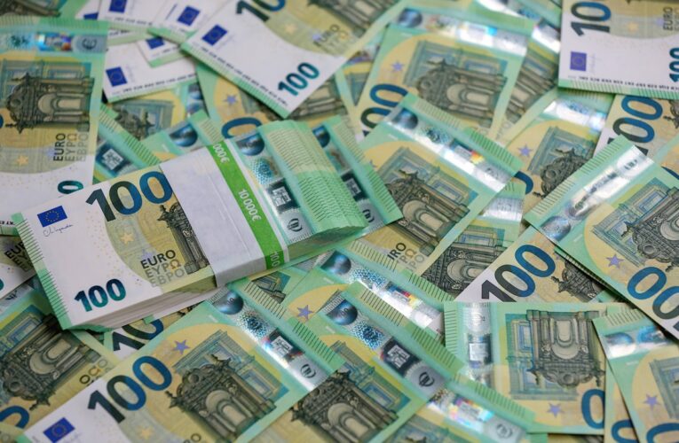 ЗМІ назвали країни, що візьмуть головний тягар екстреного кредиту Україні