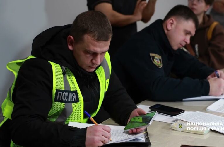 Незаконний перетин кордону та легалізація в Україні: поліцейські викрили злочинну схему