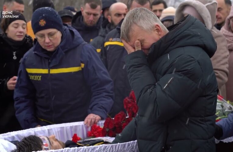 На Київщині попрощалися з рятувальником-верхолазом Олександром Питайчуком