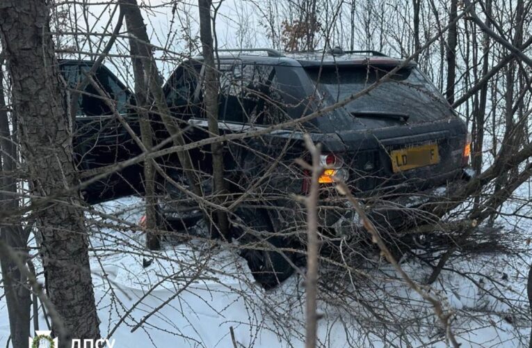 Авто з ухилянтами збило прикордонника, намагаючись потрапити до Румунії