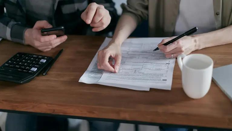 Допомога на оплату комуналки: кому дають пільги, а кому – субсидії