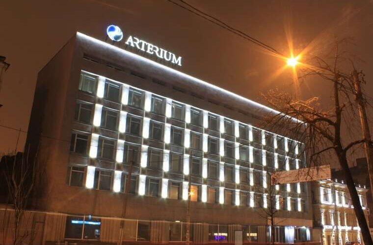 Фармгігант поза законом як група Артеріум роками ігнорує судові рішення, приховуючи прибутки через мережу фірм